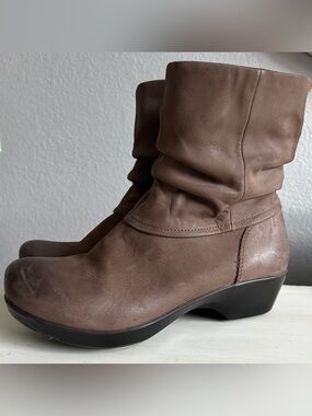 Abeo Brown Leather Slouch Ankle Boots, Womens size 7.5. Excellent condition.